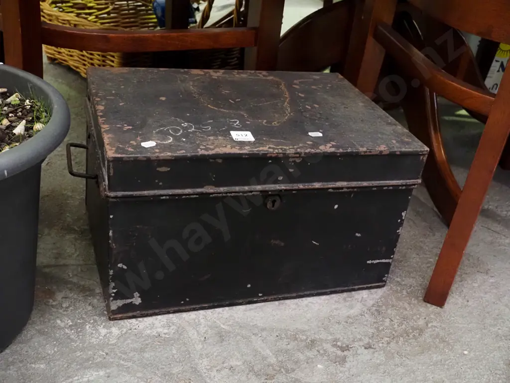 vintage deed box Image 1++