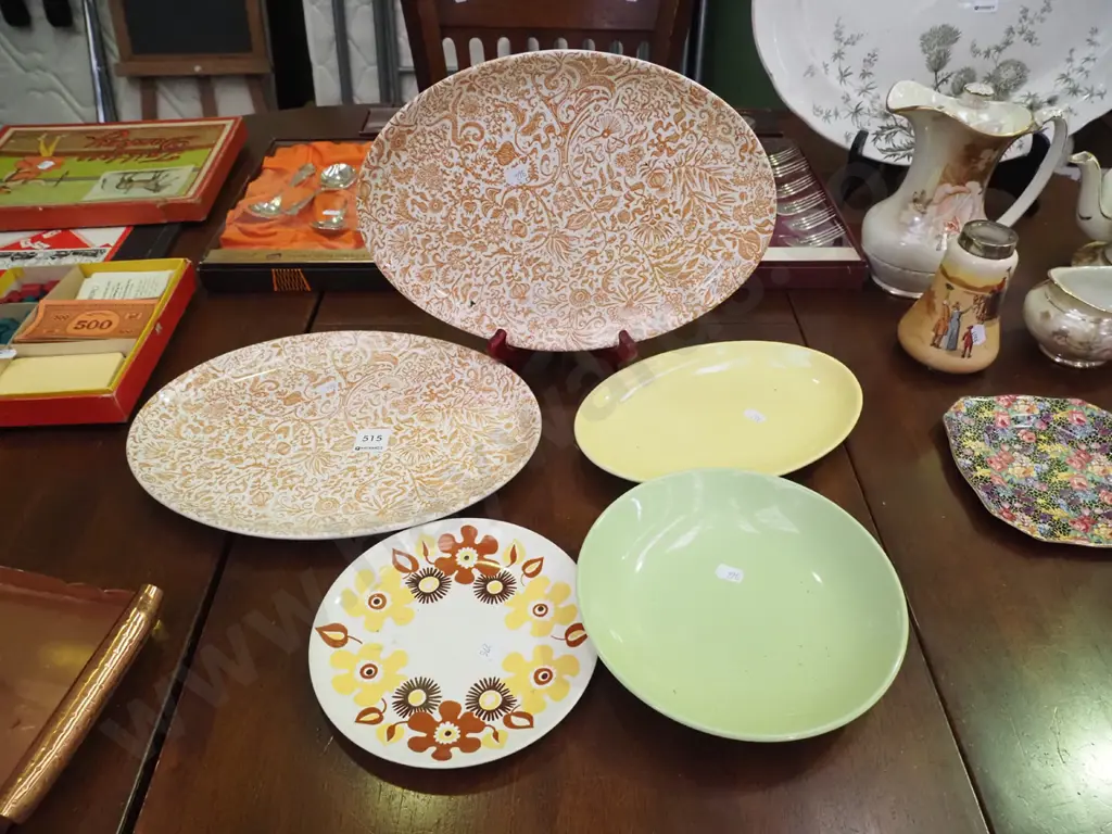 Crown Lynn ashets, bowls and plates Image 1++