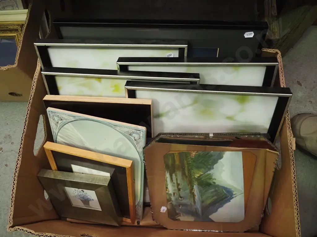 box; various prints, photo frames etc Image 1++