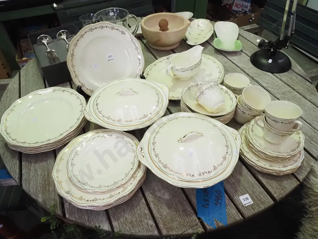 assorted British Anchor Regency dinner items; ashets, cups, veges etc Image 1++