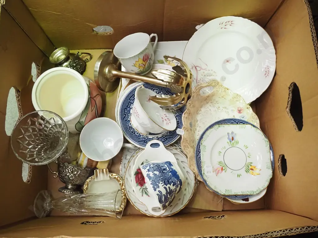 box; candelabra, plates, glass vases etc Image 1++