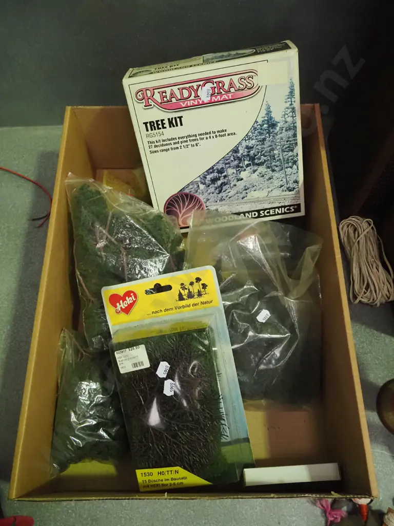 box of train layout trees and woodland scenes Image 1++