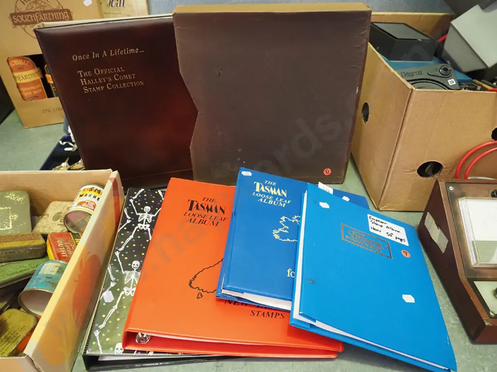 5x stamp albums Image 1++