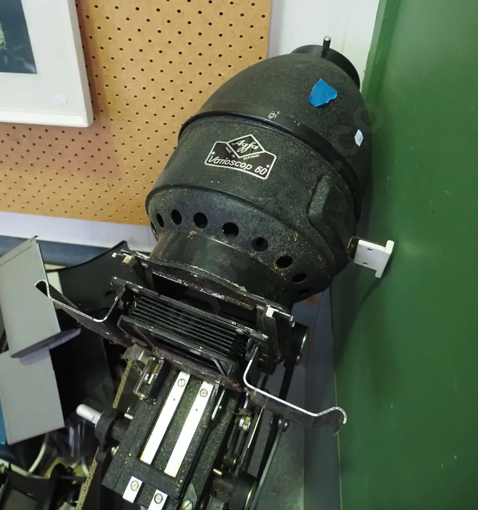 dark room equipment - Agfa Varioscop 60 enlarger, box of accessories, etc. As Is No Returns Image 1++