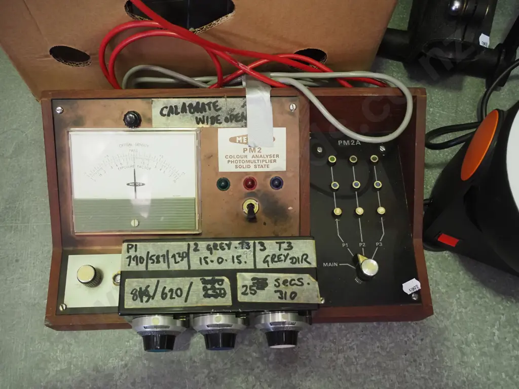 dark room equipment - Agfa Varioscop 60 enlarger, box of accessories, etc. As Is No Returns Image 1++