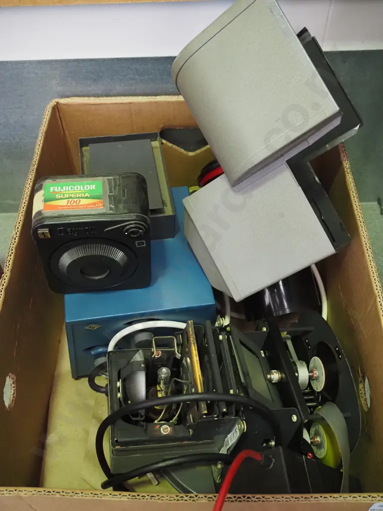 dark room equipment - Agfa Varioscop 60 enlarger, box of accessories, etc. As Is No Returns Image 1++