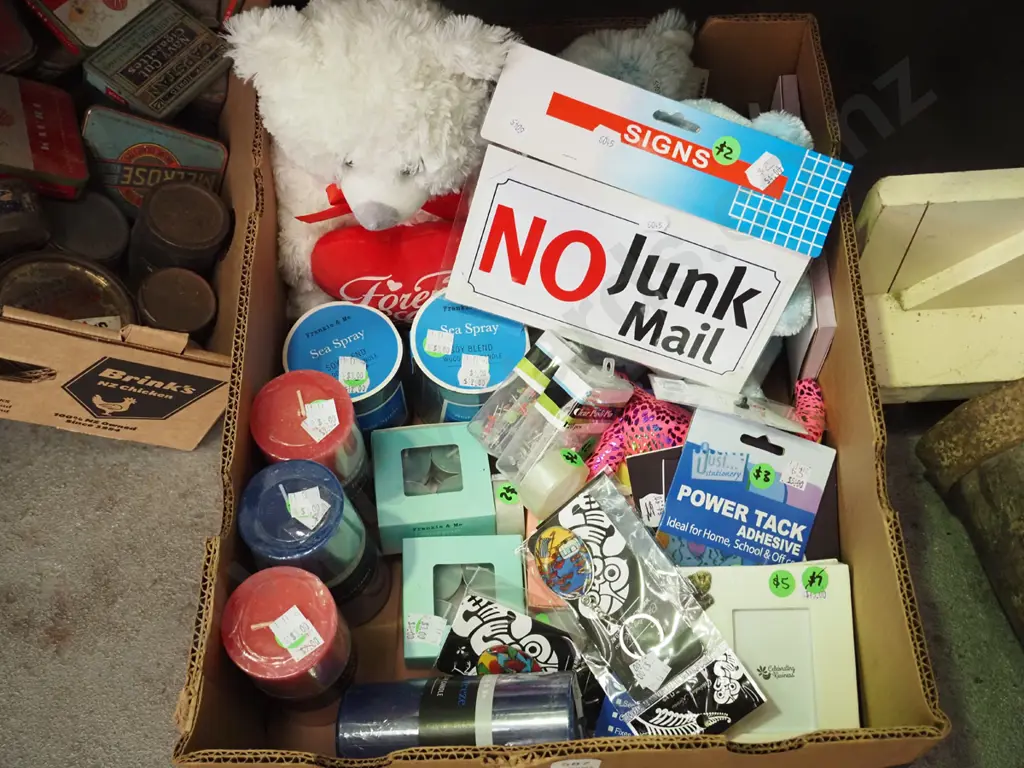 box; teddy bears, candles, key rings etc Image 1++