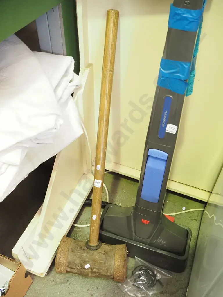 large vintage wooden sledge hammer Image 1++