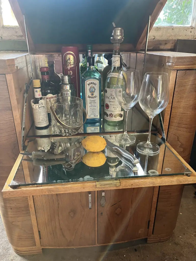 deco drinks cabinet (alcohol and glasses not included) Image 1++