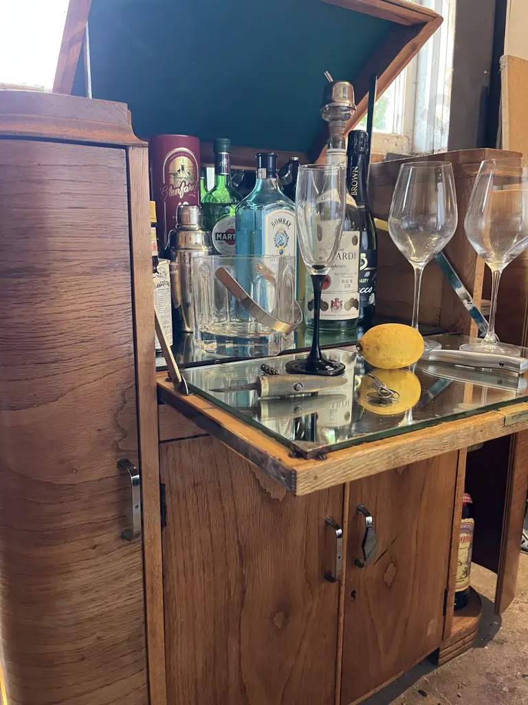 deco drinks cabinet (alcohol and glasses not included) Image 1++