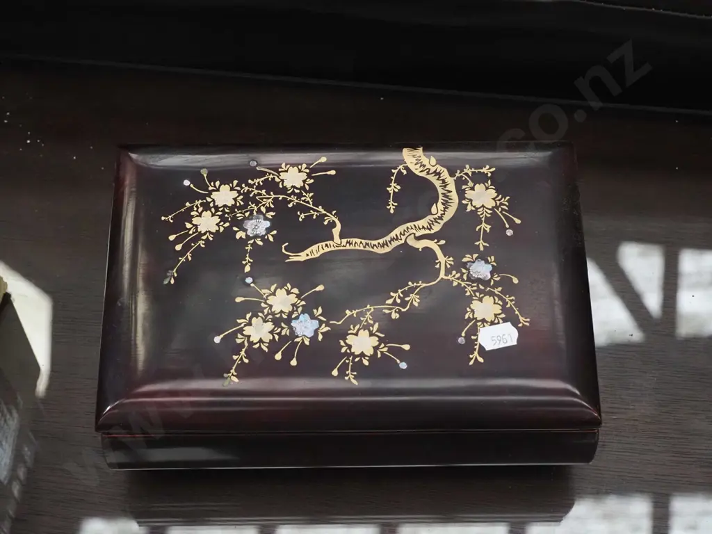 jewellery box and costume jewellery Image 1++