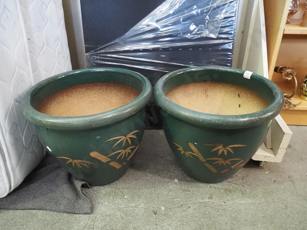 2x green glazed planters Image 1++