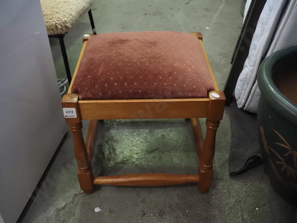 upholstered oak footstool Image 1++
