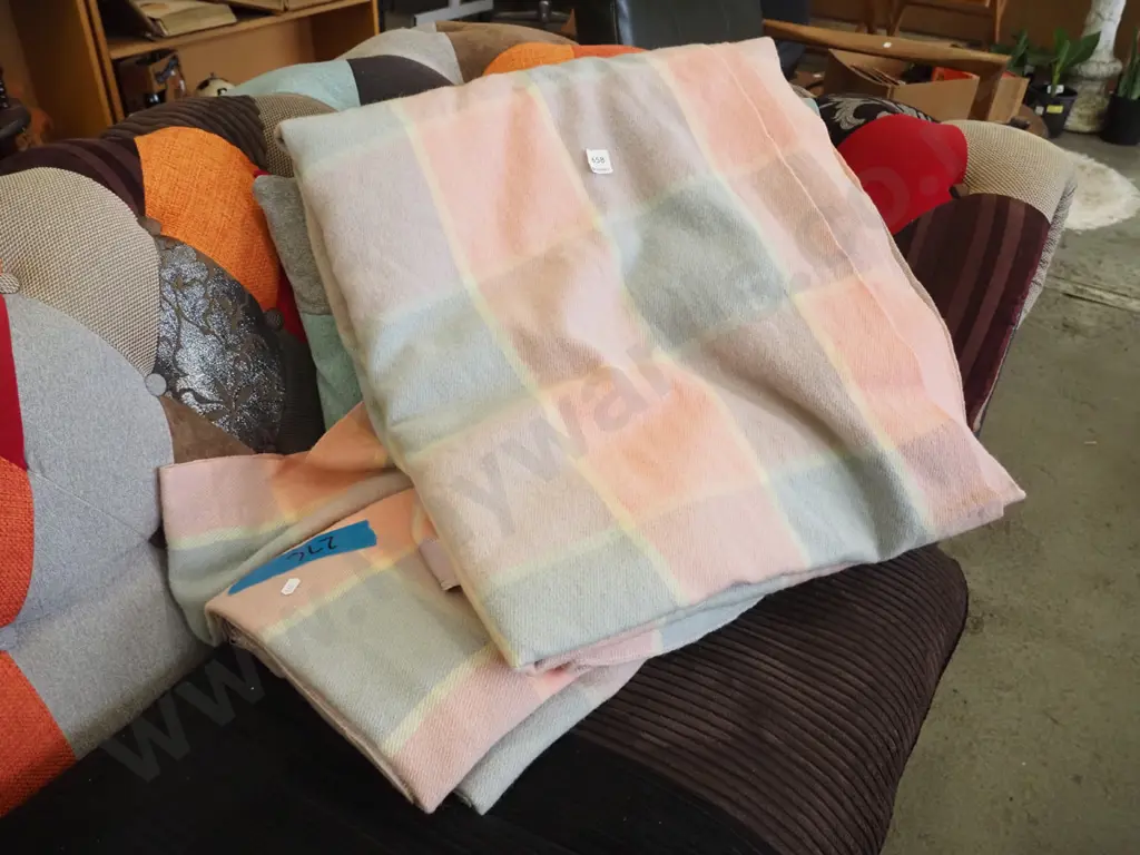 2x checked woollen blankets Image 1++