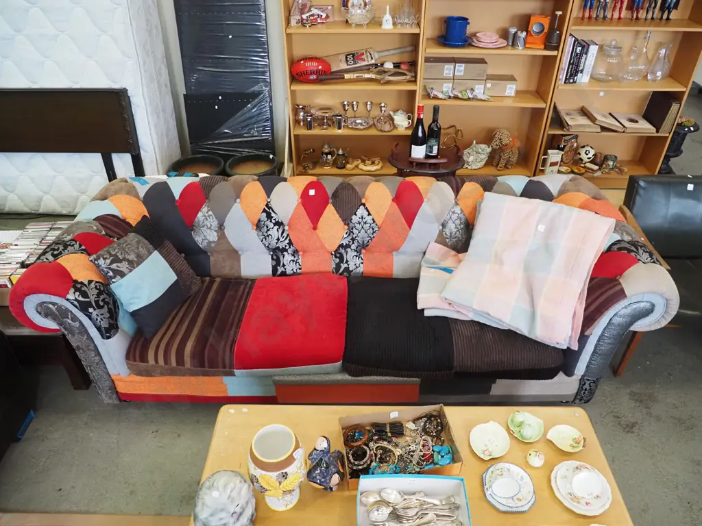 deep buttoned patchwork rolled arm 3 seater settee Image 1++