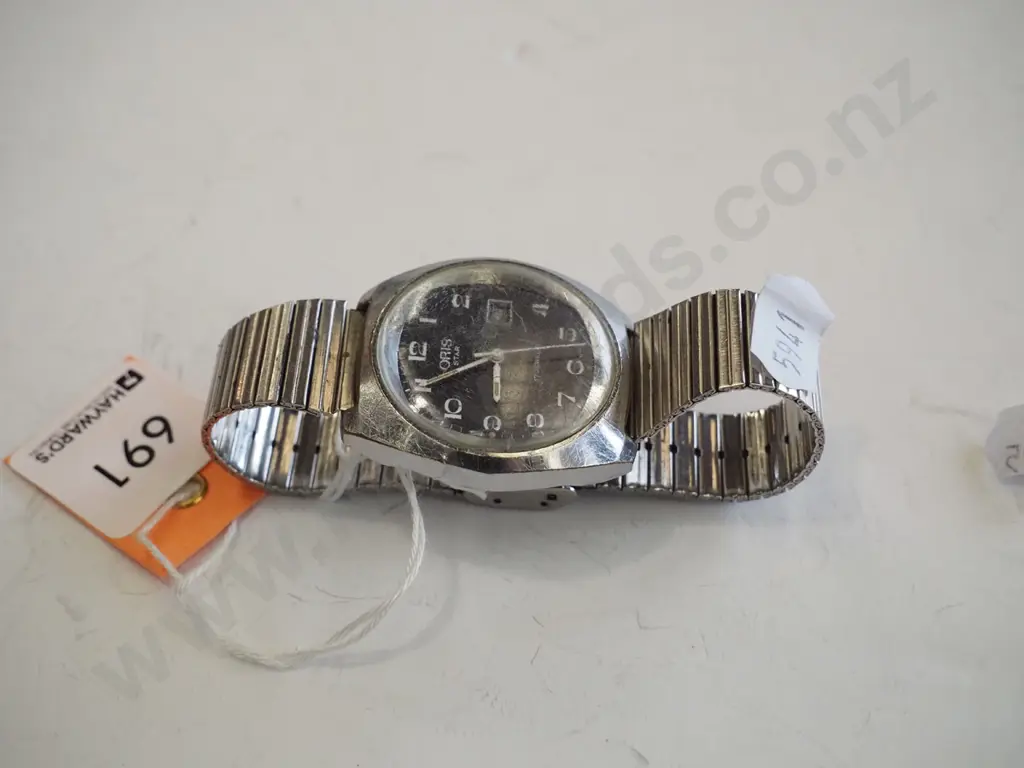 wristwatch Image 1++