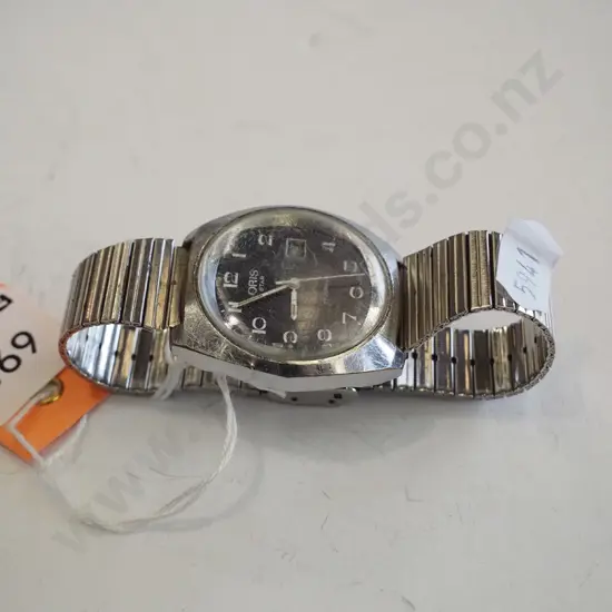 wristwatch