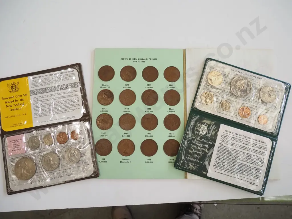 3x coin sets Image 1++