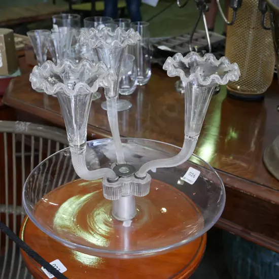 Victorian glass epergne - missing centre piece H-260