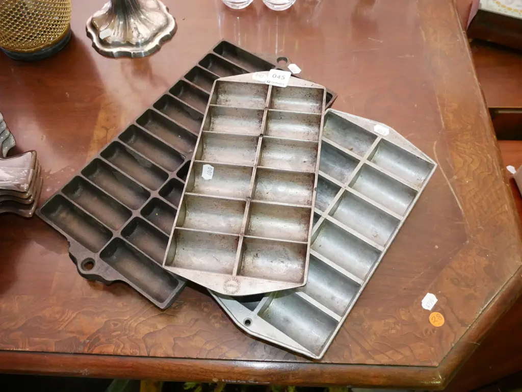2x alloy and 1x cast iron gem irons Image 1++