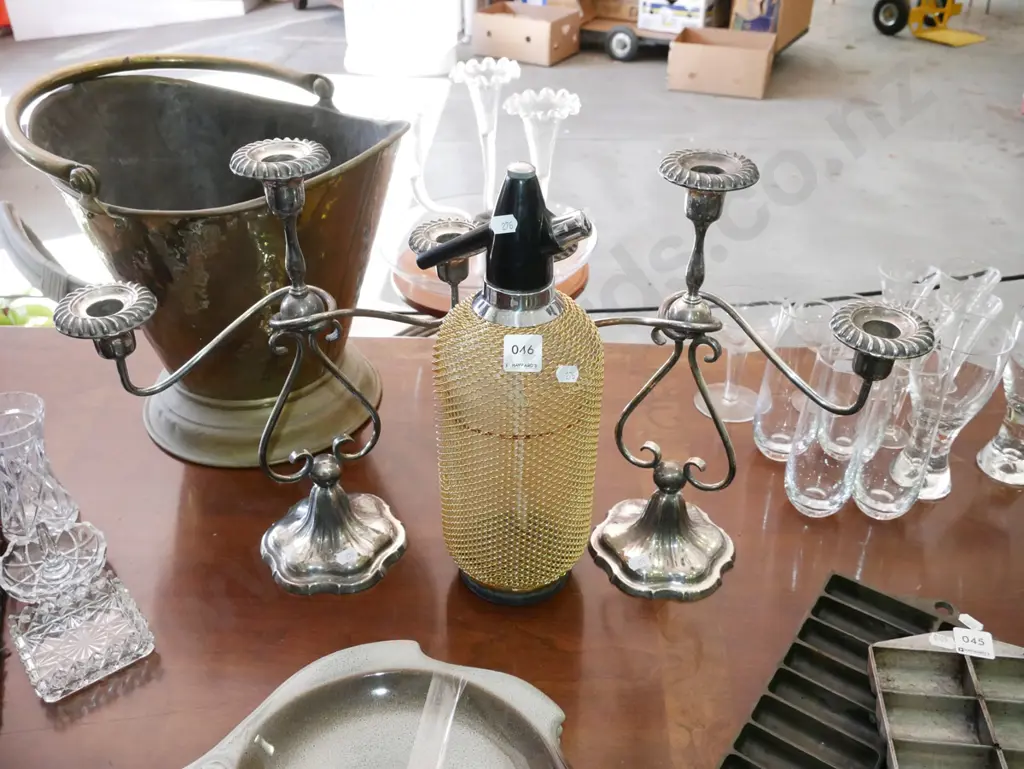 2x plated candelabra, soda syphon Image 1++