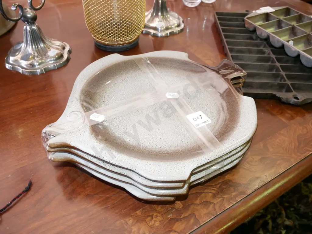 4x Temuka fish plates Image 1++