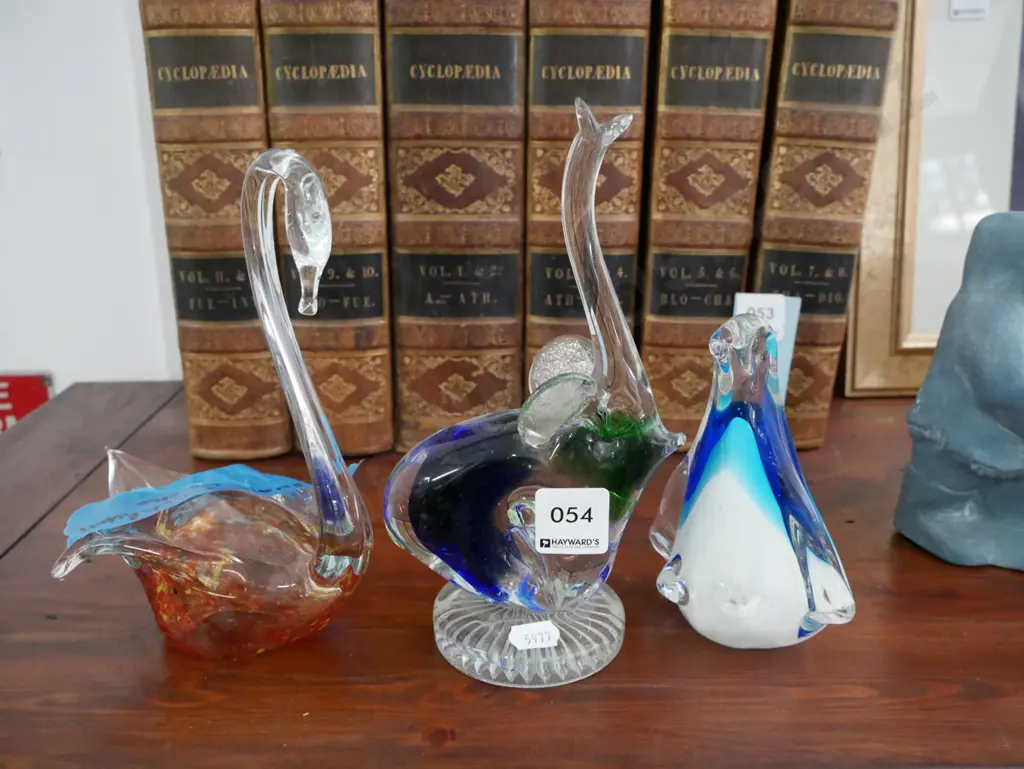 3x art glass animal figurine - chip to swan and elephant Image 1++