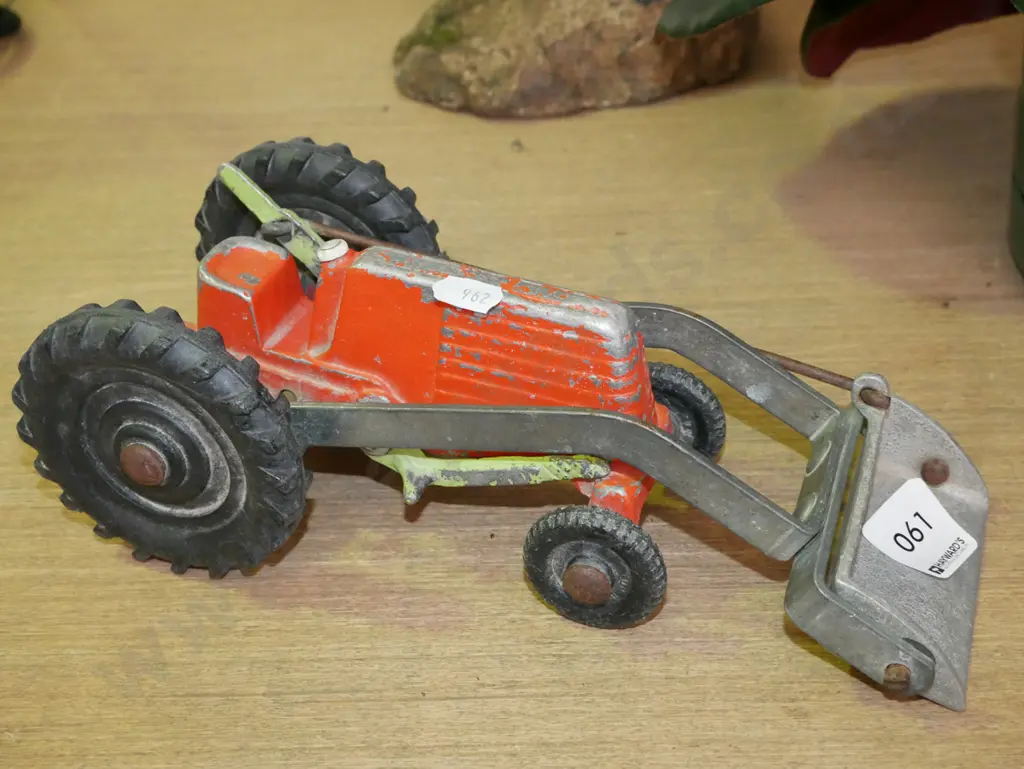 Fun Ho tractor with loader Image 1++