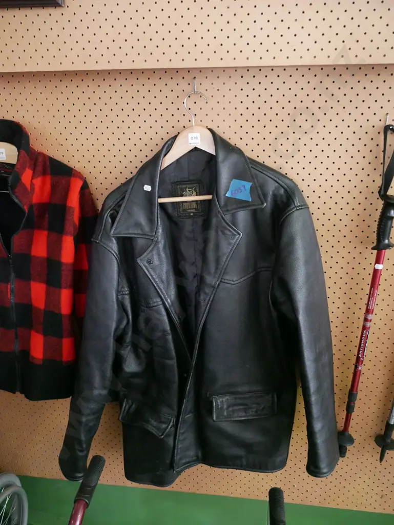 black gents size M leather jacket Image 1++