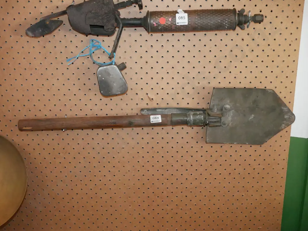trenching shovel Image 1++