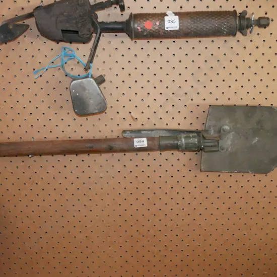 trenching shovel