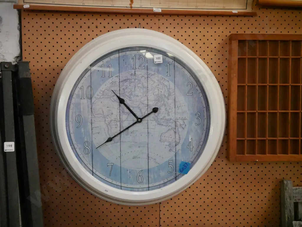 large circular wall clock Image 1++