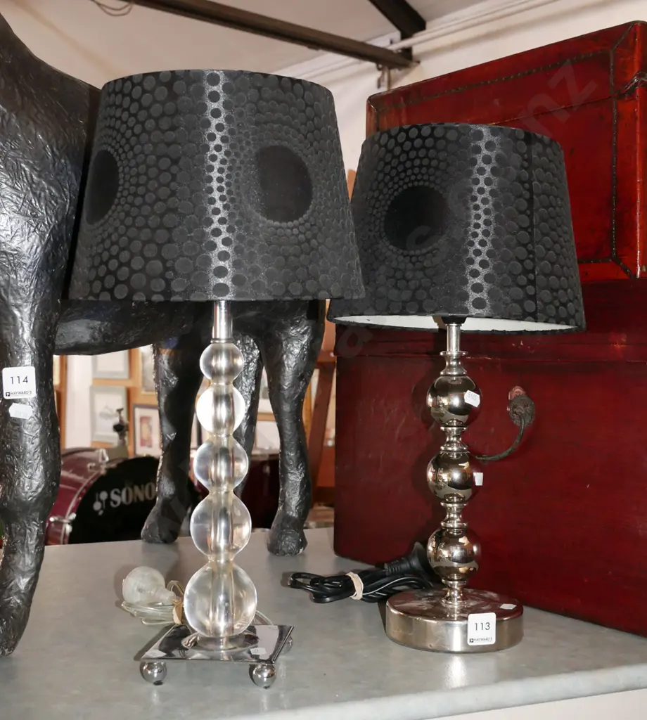 1x metal and 1x perspex table lamps H-440 Image 1++