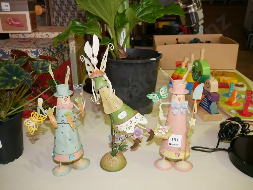 3x small metal ornaments - 2x Easter bunnies, rabbit angel Image 1++