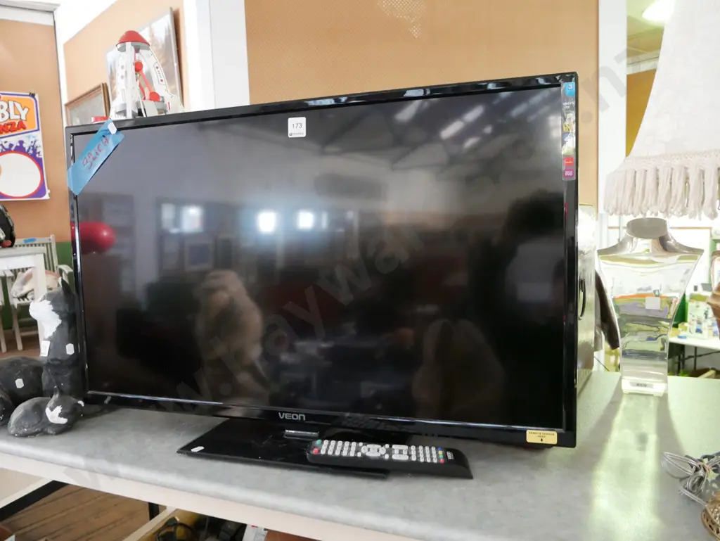 Veon 32" TV Image 1++