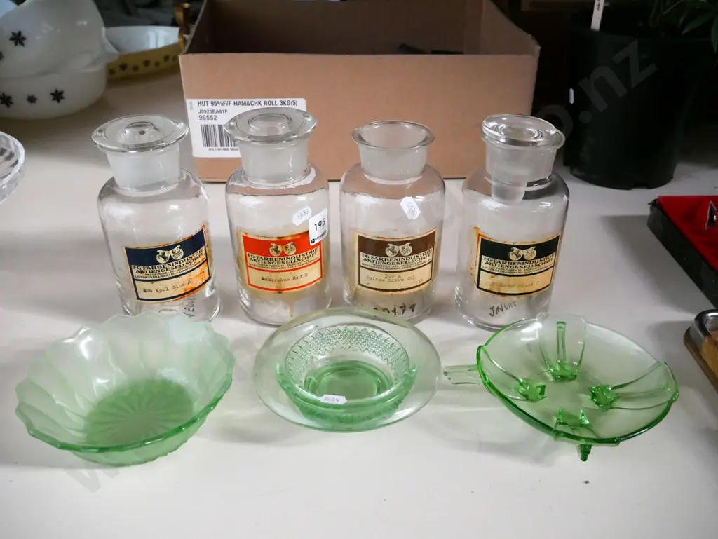 3x depression glass bowls, 4x chemist jars - 1 has no lid Image 1++
