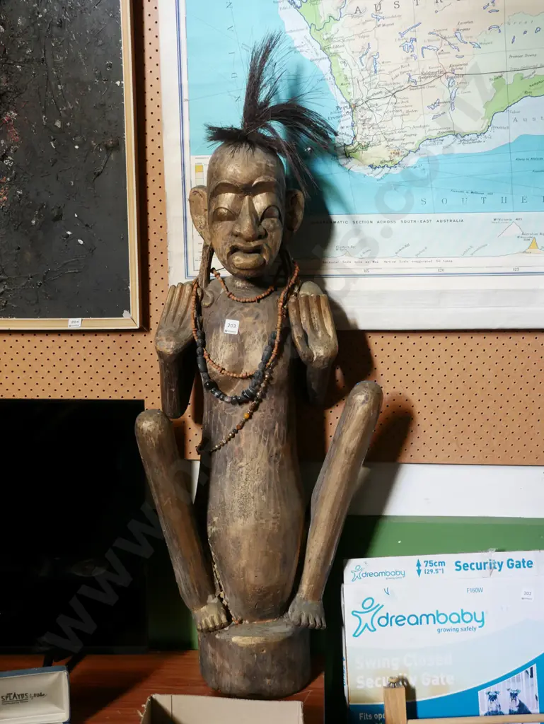 large tall wooden ethnic figurine H-1050 Image 1++