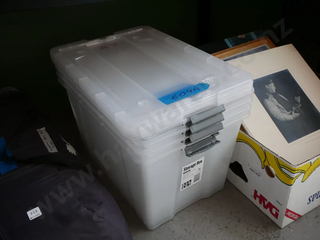 4x 50L clear lidded storage crates Image 1++