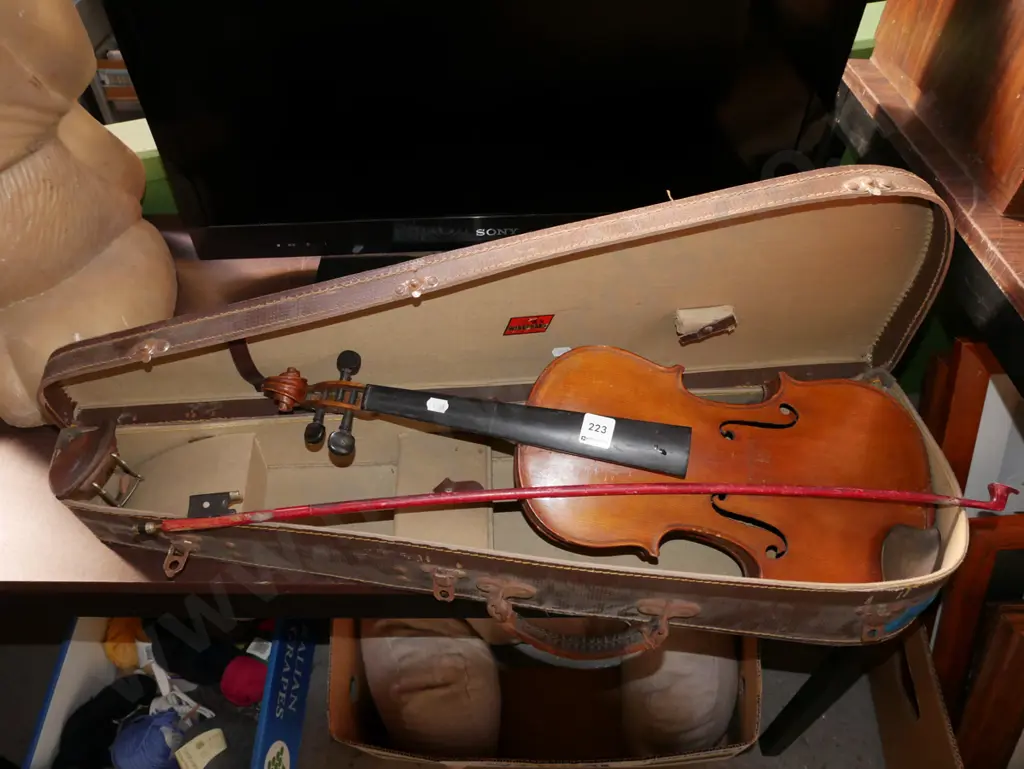 vintage violin and case and bow Image 1++