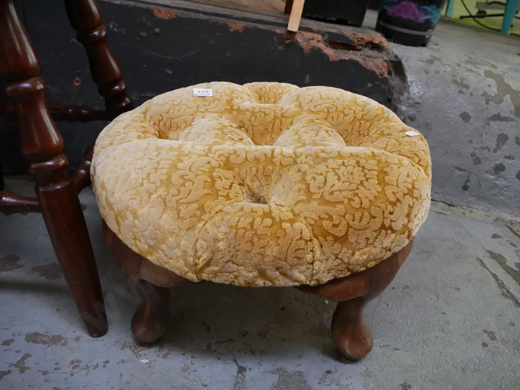 cab leg footstool Image 1++