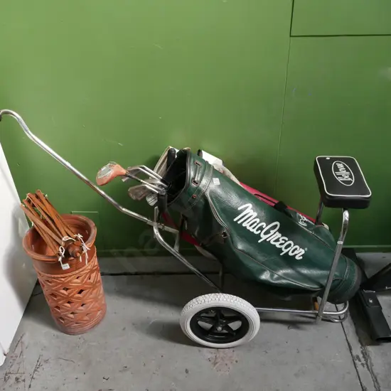 golf clubs, trundler, 2x golf bags