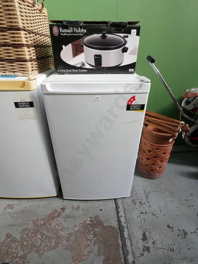 under bench fridge Image 1++