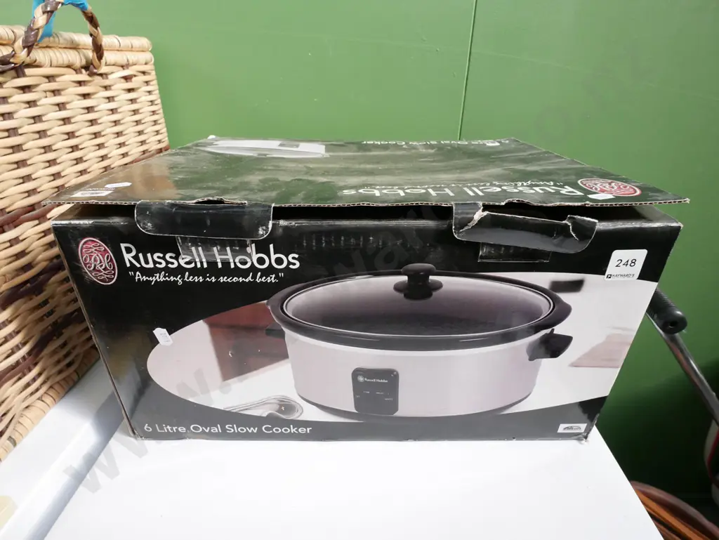 as-new Russell Hobbs 6L slow cooker Image 1++