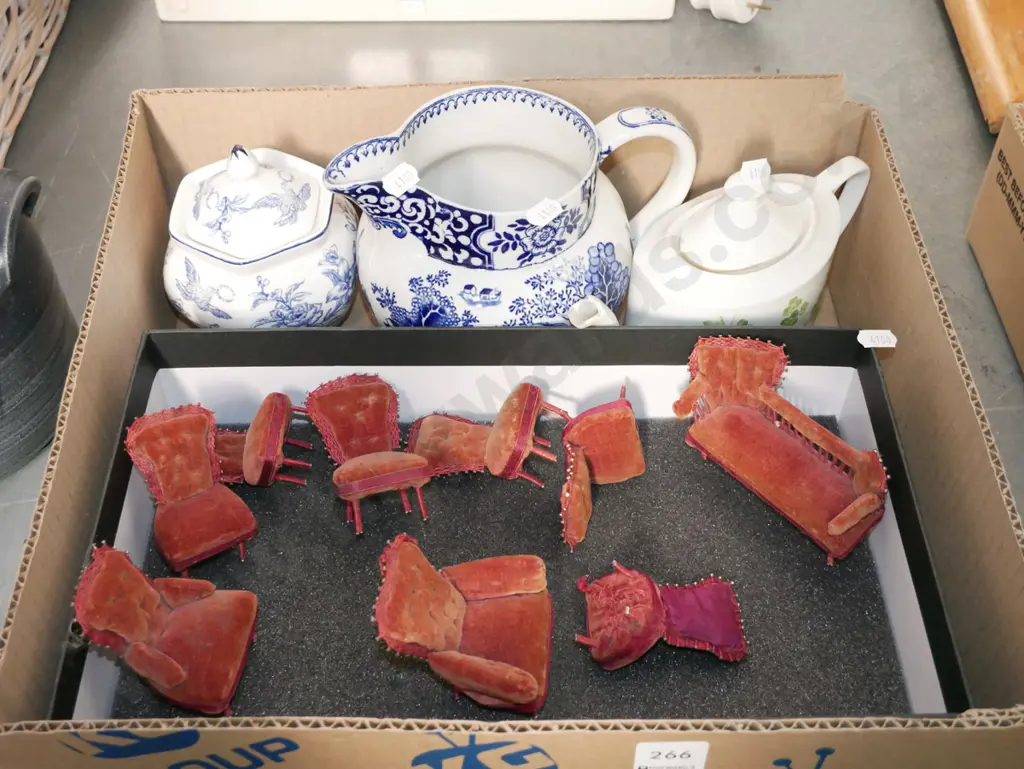 doll's house furniture, tea pot, jug etc Image 1++