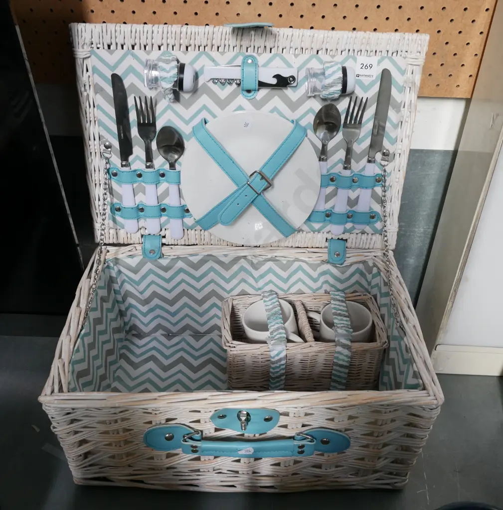 cane picnic hamper and contents Image 1++
