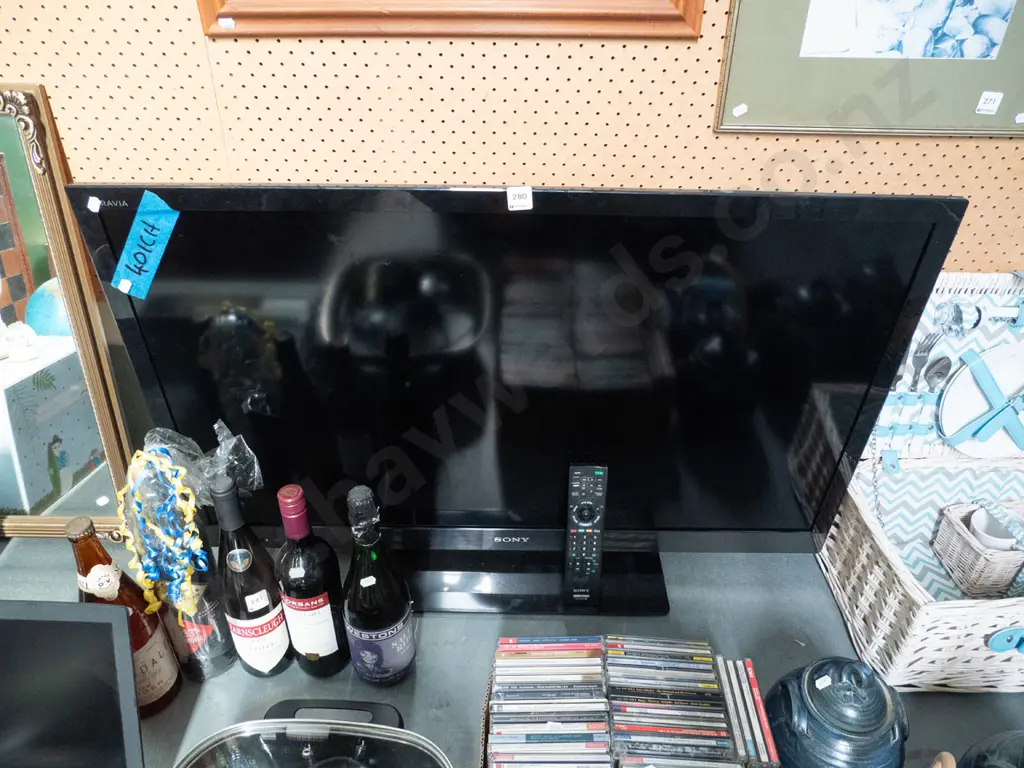 Sony 40" TV  Image 1++