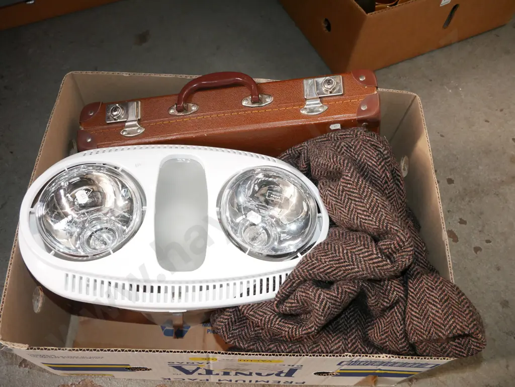 bathroom ceiling lights, small suitcase, woollen coat Image 1++