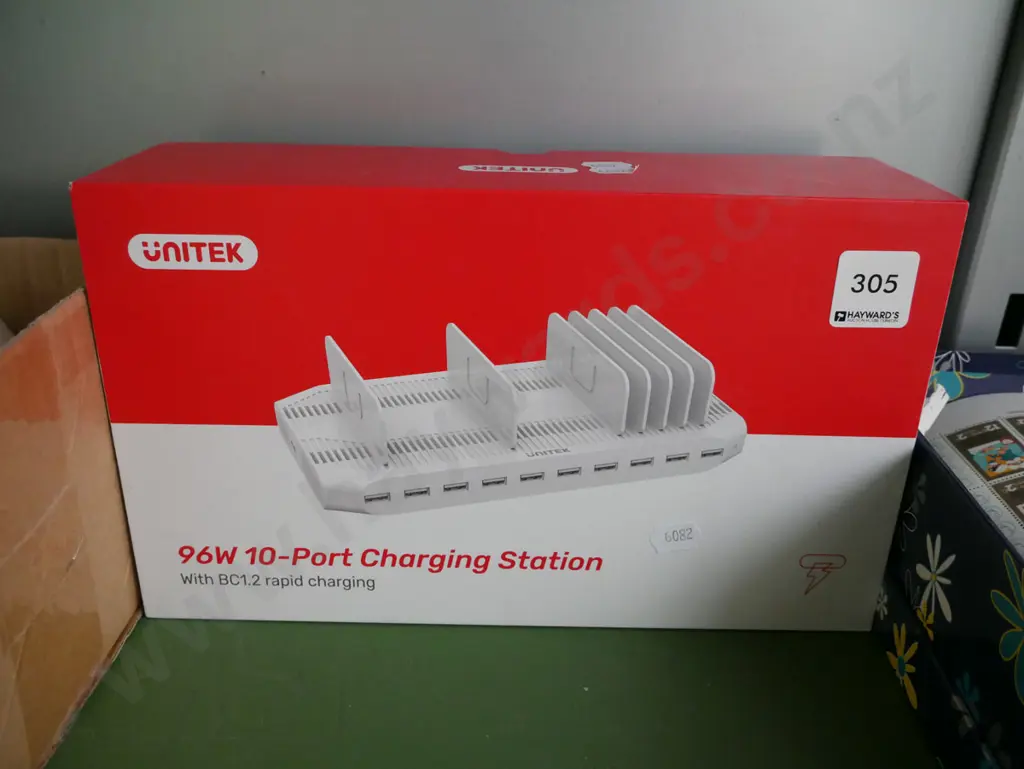 Unitek 10 port charging station Image 1++