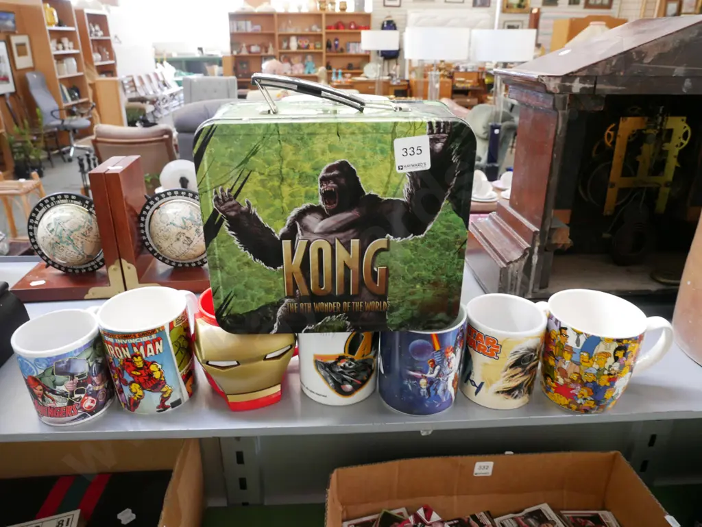 King Kong lunch box, 7x movie themed coffee cups Image 1++