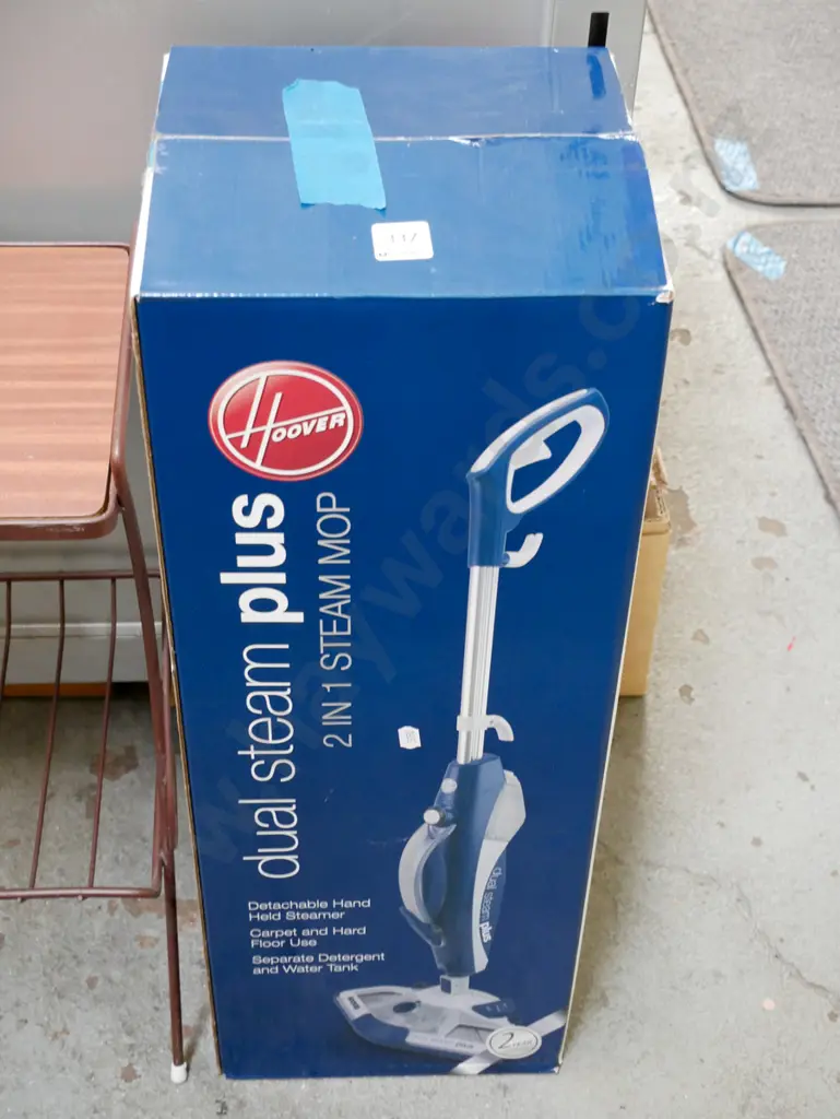 box; as-new Hoover 2 in 1 steam mop Image 1++